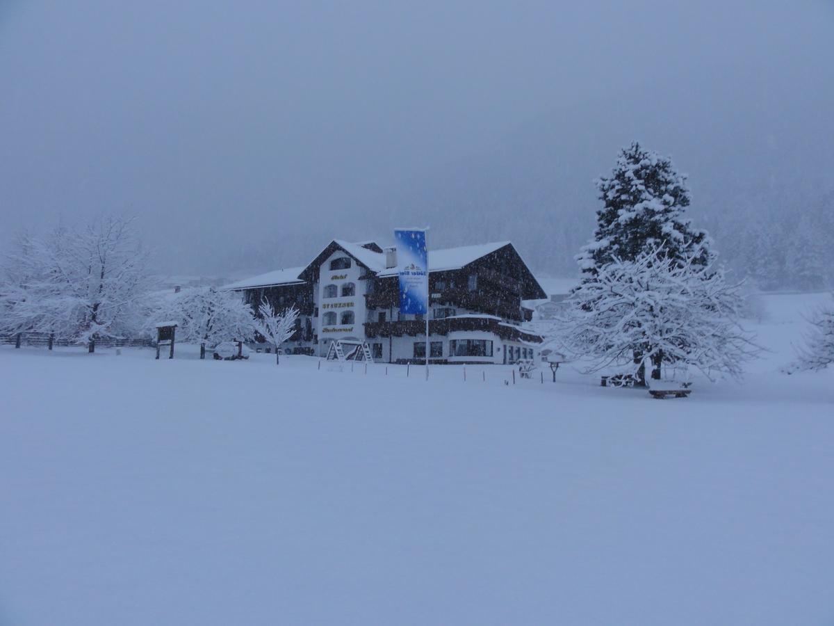 Hotel Steuxner Neustift im Stubaital Bagian luar foto